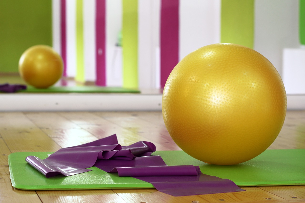 workout-ball-pilates-1931107 workout, ball, pilates-1931107.jpg